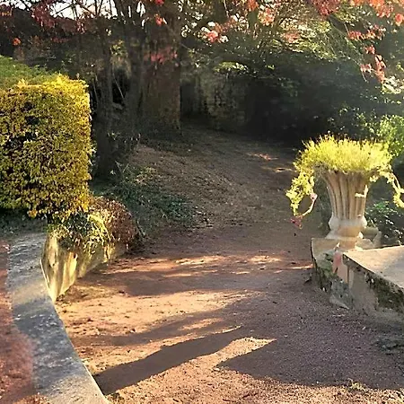 Les Jardins De L'hacienda Bed & Breakfast Tarare